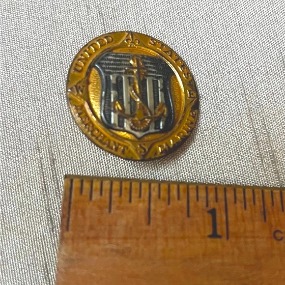 WWII Merchant Marine sterling silver pin AE Co Utica, NY. Vintage!❣️ - Picture 3 of 4